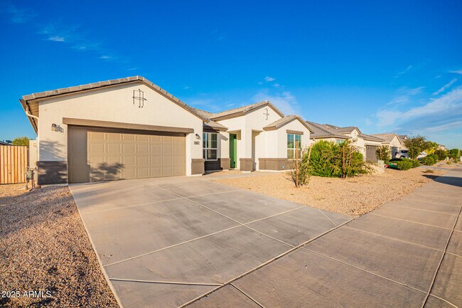 Foto del edificio - 37728 W San Capistrano Ave