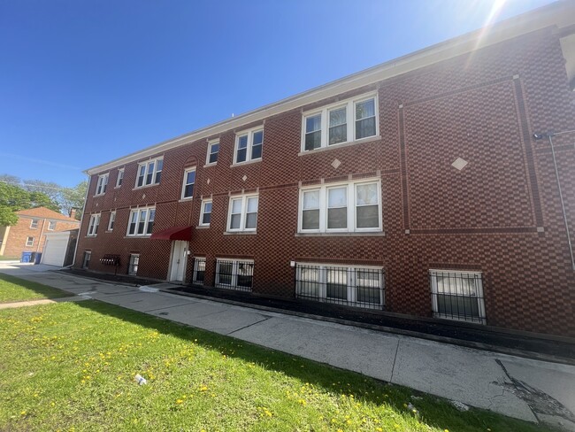 Foto del edificio - 6601 S Washtenaw Ave.