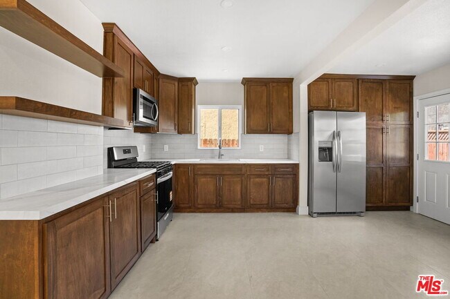 Foto del edificio - 7806 Wellsford Ave