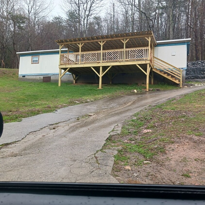 Primary Photo - Newly Remodeled Trailer for Rent!