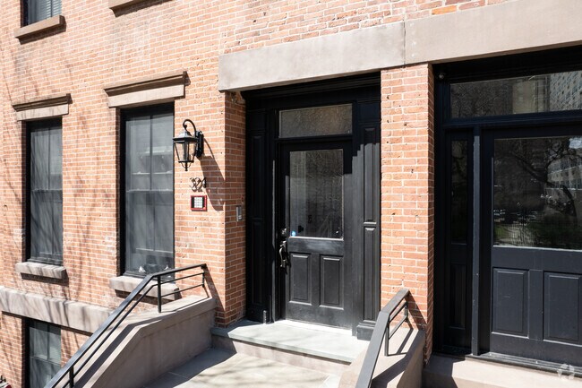 Entrance - 324 Hudson St
