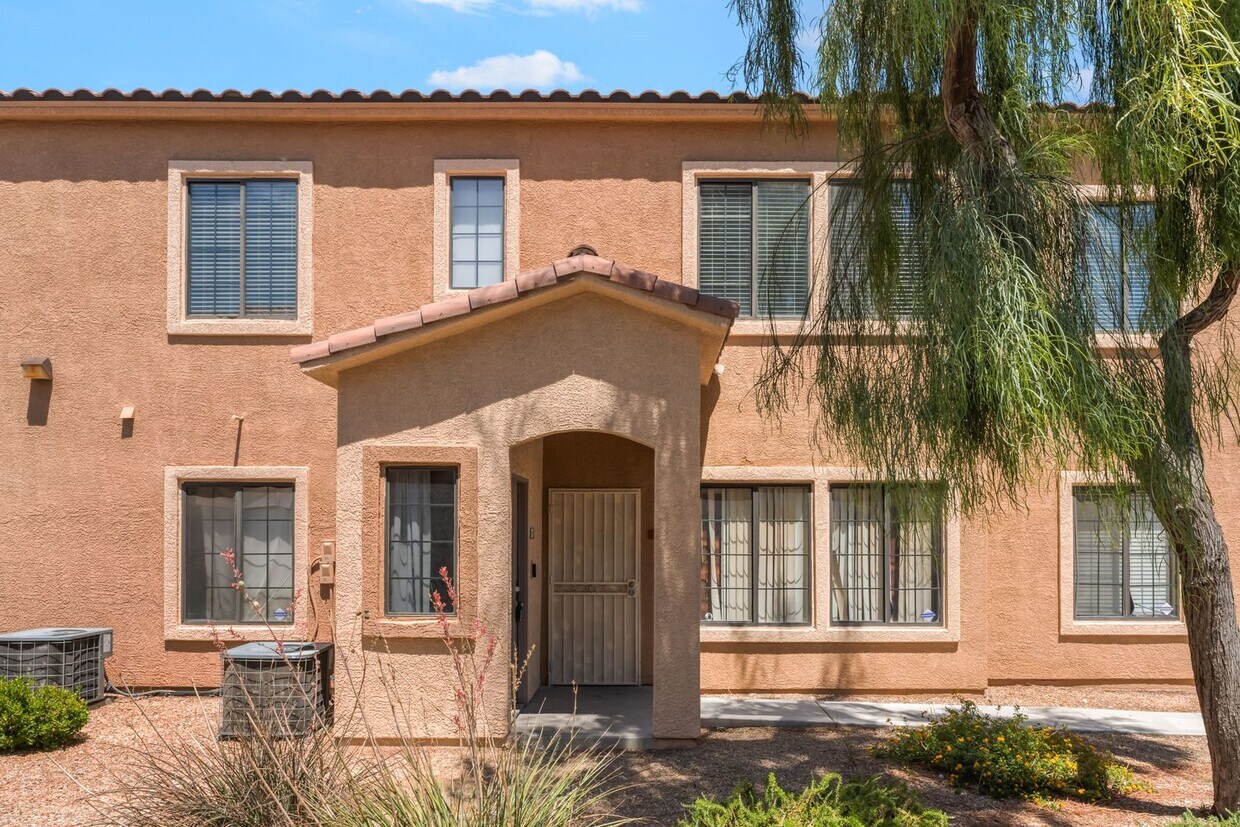 Foto principal - Stylish Condo with Modern Upgrades!