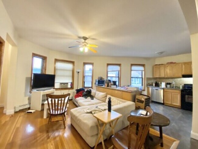 Foto del edificio - Renovated Cleveland Circle 5 Bed/2 Bath on...