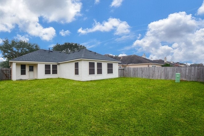 Building Photo - 2811 Eros Ln