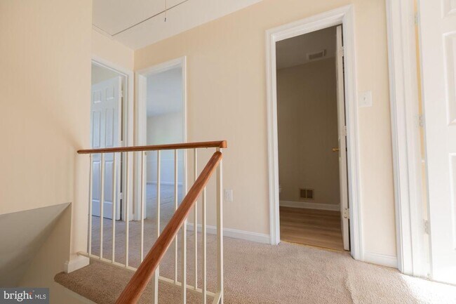 Building Photo - 12866 Hyannis Ln