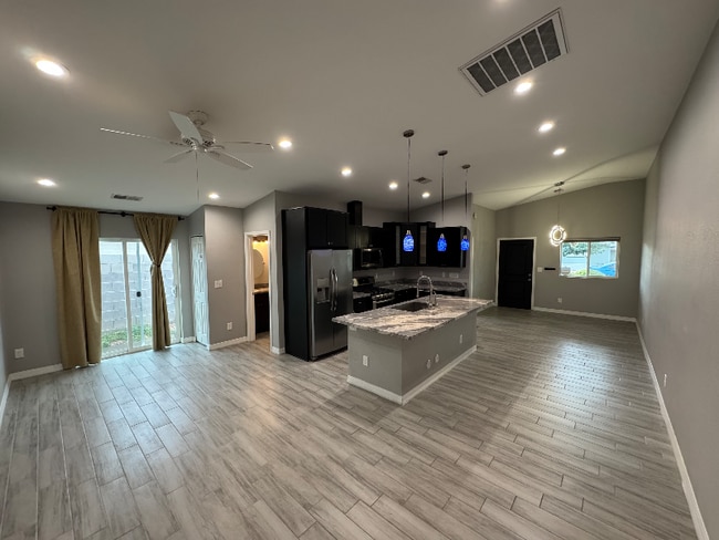 Photo - 1558 W 5th St Apartment