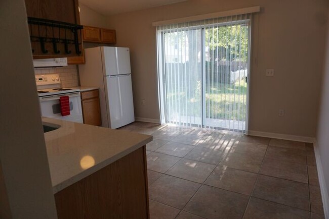 Building Photo - 3 Bedroom Home with Garage