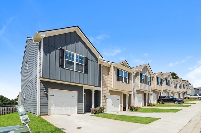 Building Photo - 517 Highwood Ln