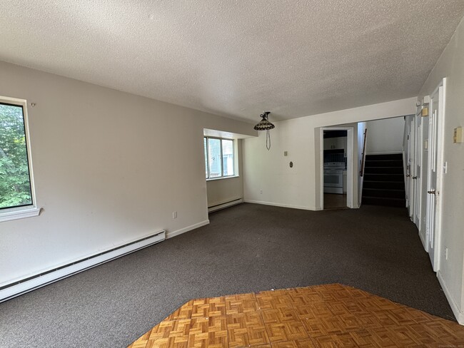 Building Photo - 117 Hamden Ave