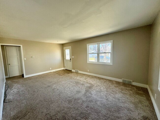 Building Photo - Cute 2 bed in central Lincoln
