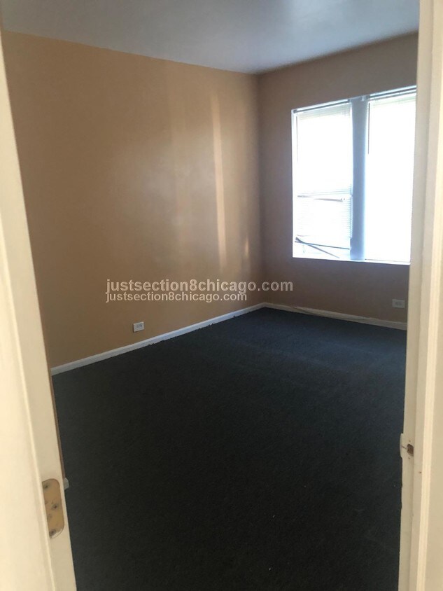 Building Photo - 1250 S Karlov Ave