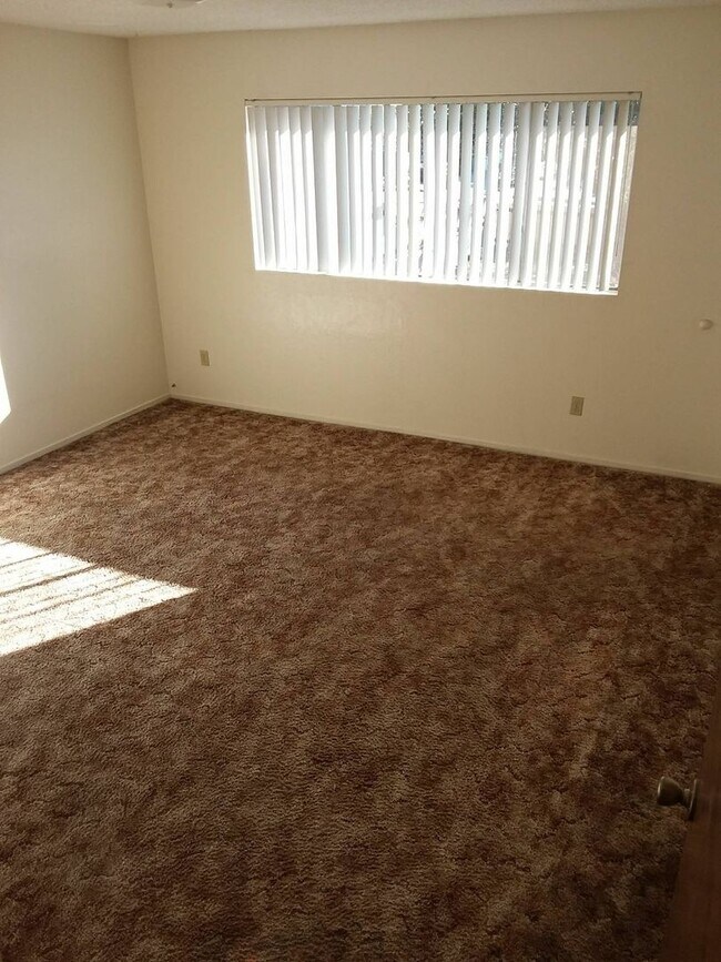 Foto del edificio - 1175 Ramona Ave