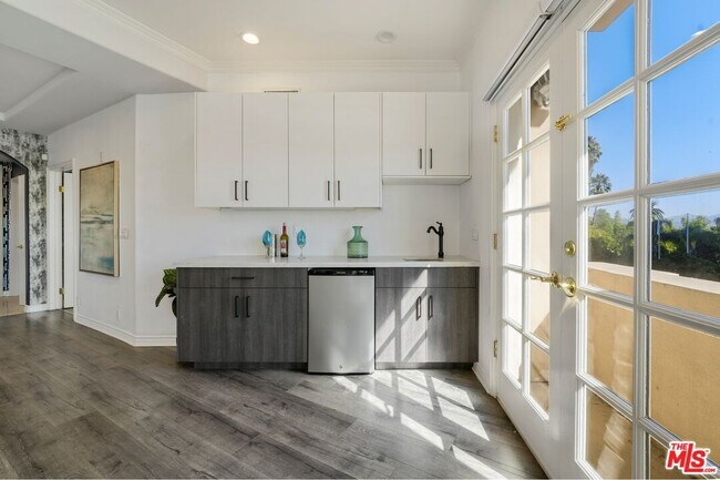 Foto del edificio - 1278 S Camden Dr