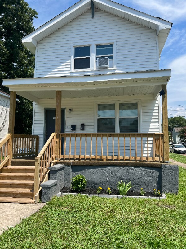 2025 Peach St Unit 1, Portsmouth, VA 23704 Apartment for Rent in