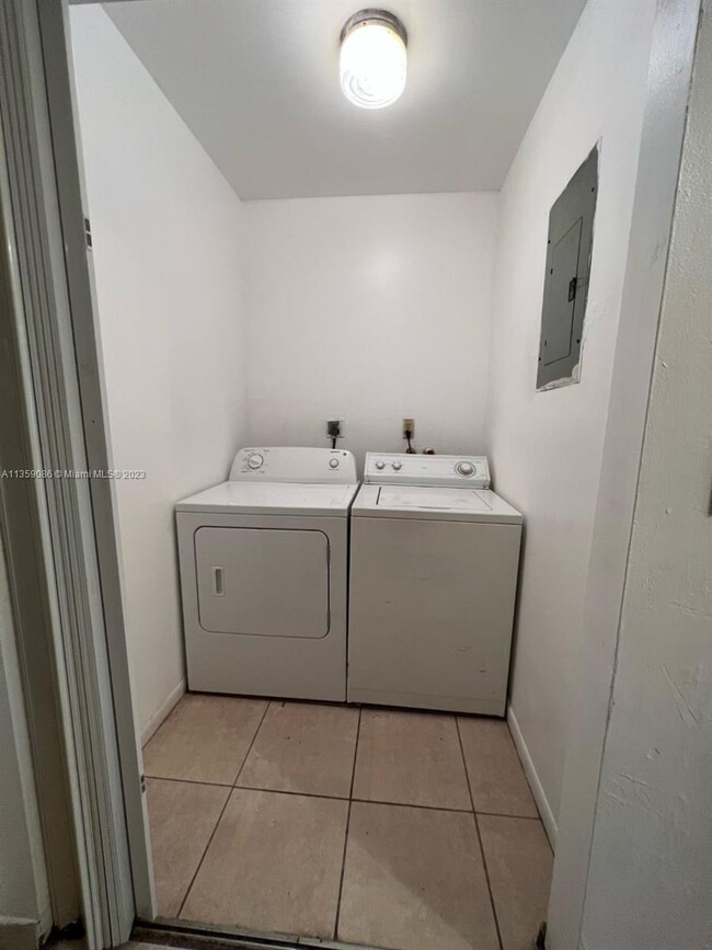 Foto del edificio - 1320 NE 117th Ter