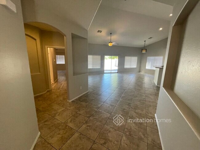 Foto del edificio - 2516 W Darrel Rd