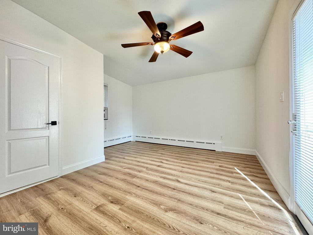 Primary Photo - 212 E Moreland Ave