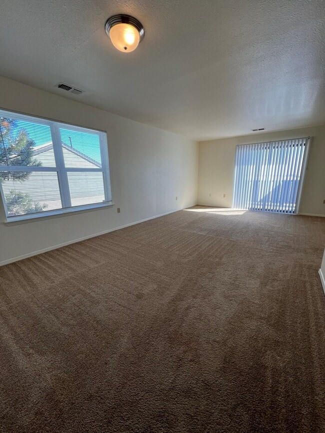 Building Photo - 367 Mickelson Ct