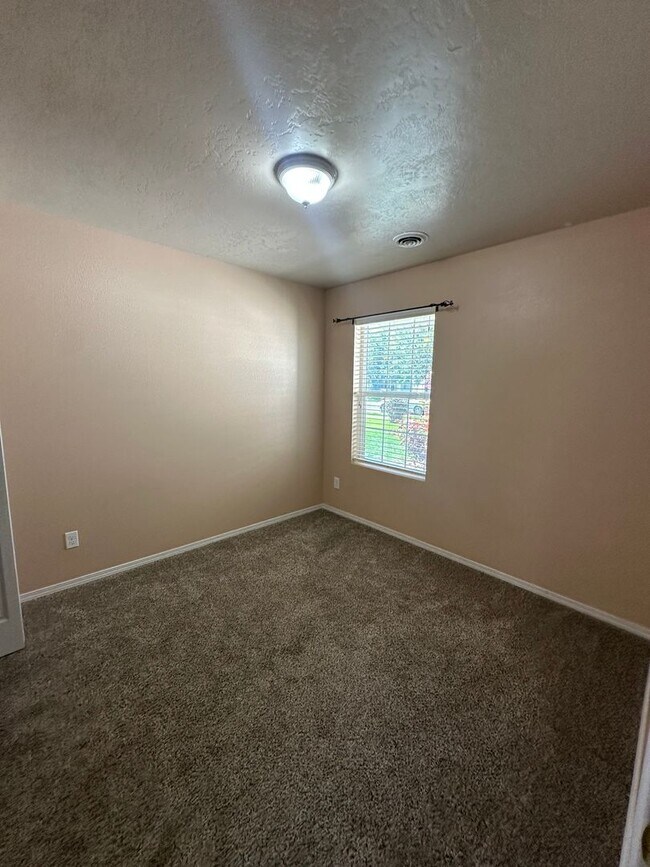Foto del edificio - 3 bedroom 2 bath home in beautiful Meridian neighborhood!