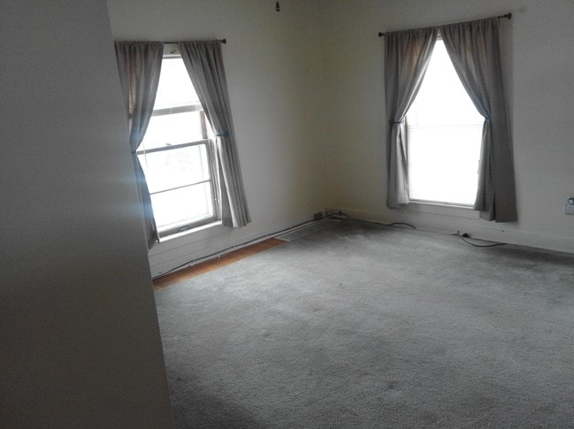 Living rm - 6884 Schuyler Rd