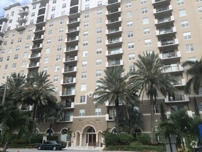 Building Photo - 616 Clearwater Park Rd