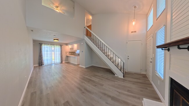 Foto del edificio - 1112 Woodgate Dr