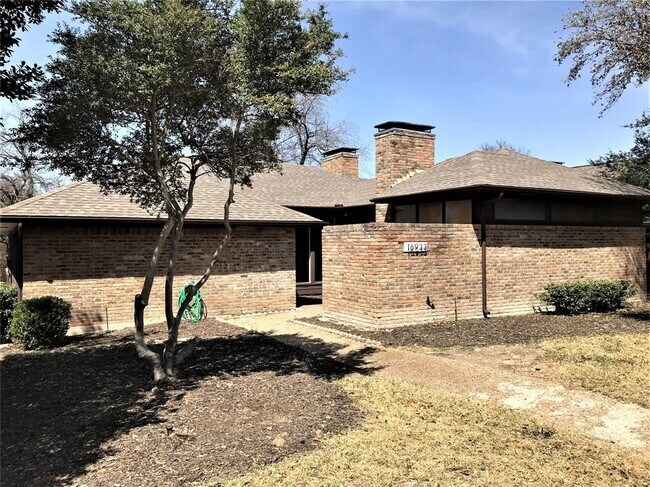 Foto del edificio - 16933 Davenport Ct