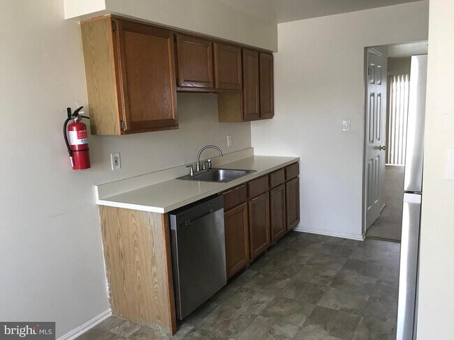 Foto del edificio - 20 Lancaster Ct