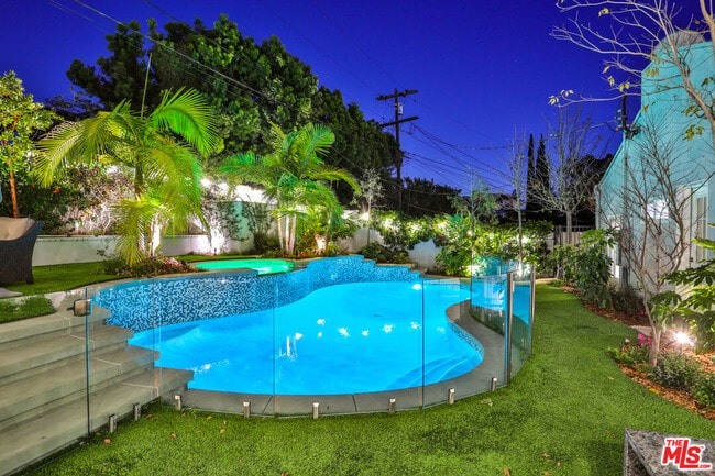 Foto del edificio - 1532 Glendon Ave