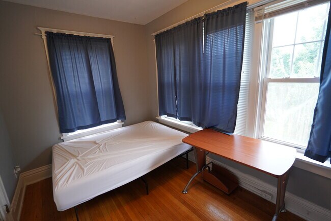 Foto del edificio - 750 Leland Ave