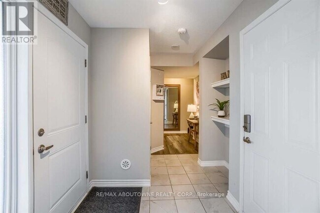 Photo du bâtiment - 975 Whitlock Ave