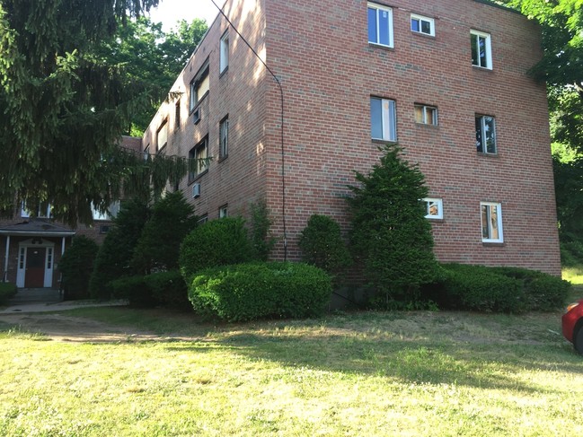 Building Photo - Bell Court Condos