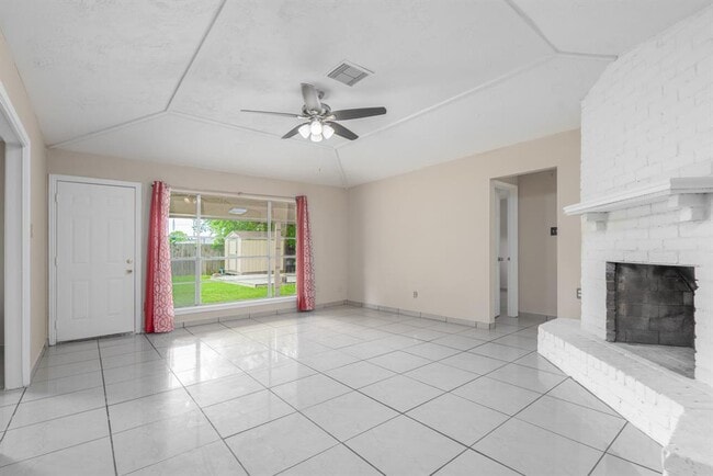 Building Photo - 9919 Overview Dr