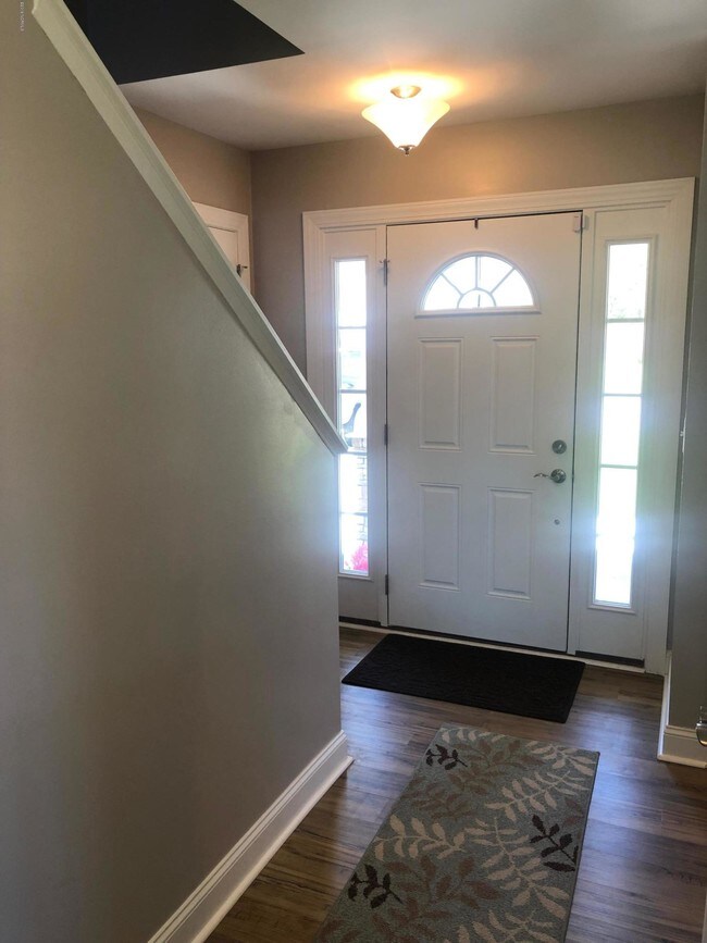 Foto del edificio - 401 Saratoga Ln