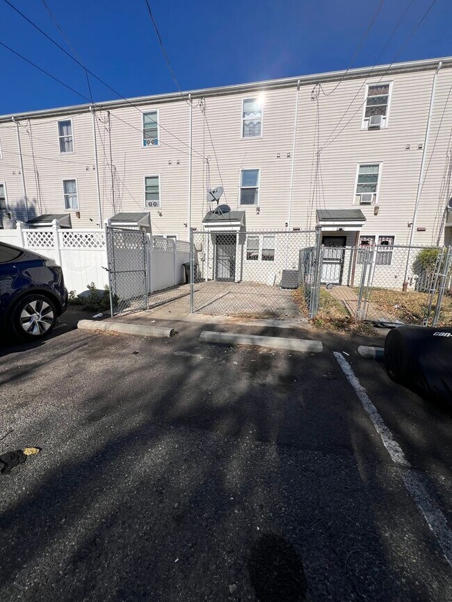 Foto del edificio - 1610 W Diamond St