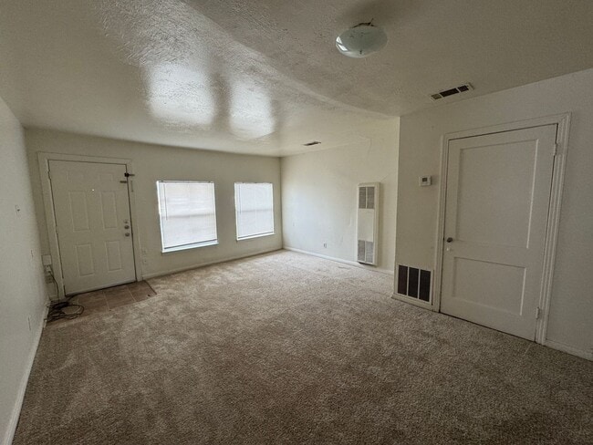 Foto del edificio - 1708-1708 Stewart St