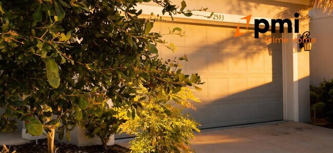 Foto del edificio - Charming & Spacious Home in one of Clermont’s most desirable neighborhoods.