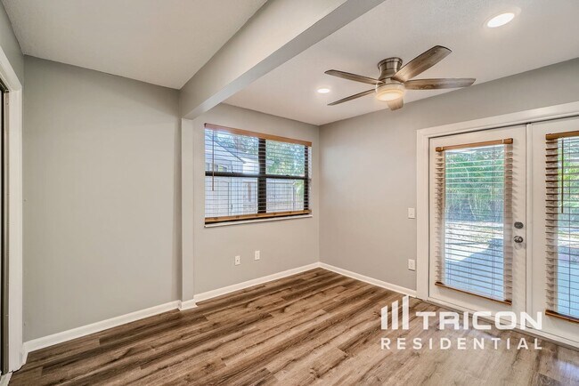 Building Photo - 348 Barbara Cir