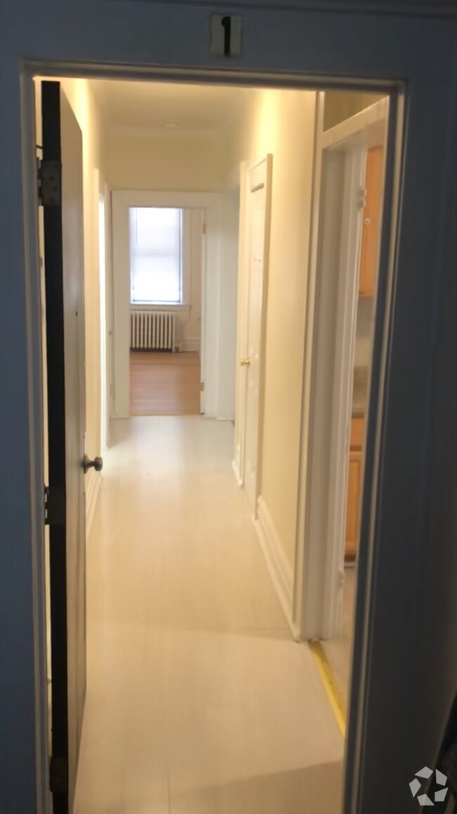 Elmora Park Apartments for Rent with Parking Elizabeth, NJ 1