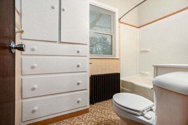 Foto del edificio - Newly Renovated 1br/1ba Apartment Available! PICTURES COMING SOON!