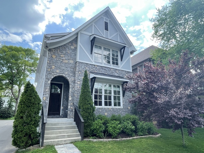 Primary Photo - Green Hills/Lipscomb area home built in 20...