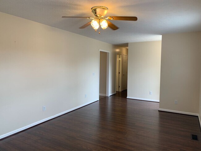 Building Photo - Adorable 3 Bedroom Home with Large Yard!...