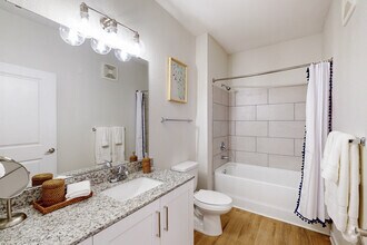 1BR, BA - 735SF - Bathroom - Madison Shores