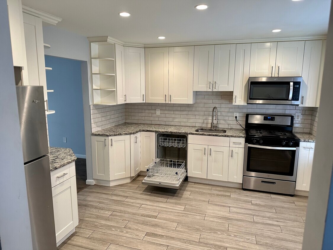 Foto principal - 804 hidden village dr