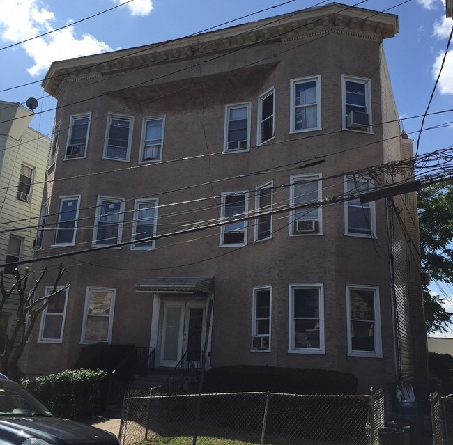 Building Photo - 6 N 10th Ave