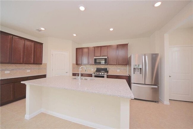Building Photo - 2925 Harvester Ln