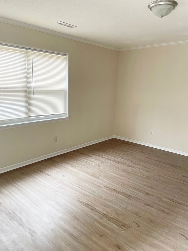 Living Room - 546 Orangeburg Rd