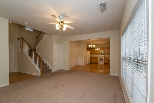 Building Photo - 145 Alessie Dr