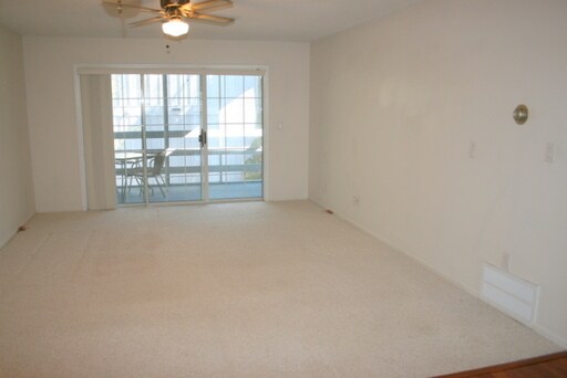 Building Photo - 102 Meadow Park Ln