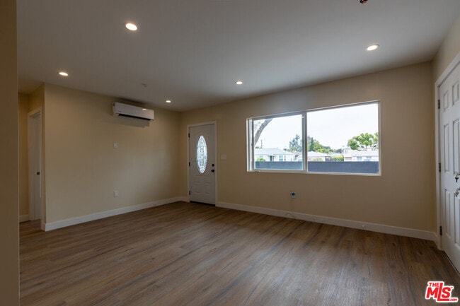 Foto del edificio - 2656 W Carson St